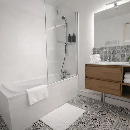 Apartment Douce Parenthese - Clim & Balcon - Gare 8 Min